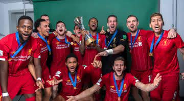 Liverpool está liberado para usar símbolo da vitória no mundial em apenas um jogo - GettyImages