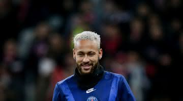 Neymar Jr. radicaliza e exibe novo visual antes da partida pelo PSG - GettyImages