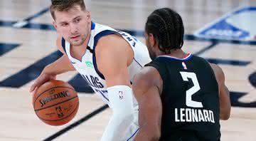 Luka Doncic e Kawhi Leonard em Mavericks x Clippers - GettyImages