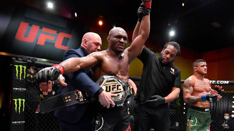 Kamaru Usman segue como campeão do UFC - GettyImages