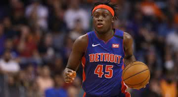 Sekou Doumbouya integra o atual time do Detroit Pistons - GettyImages