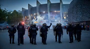 Polícia age nas ruas de Paris - GettyImages
