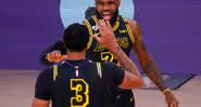 Lakers entram em quadra em tributo a Kobe Bryant - GettyImages