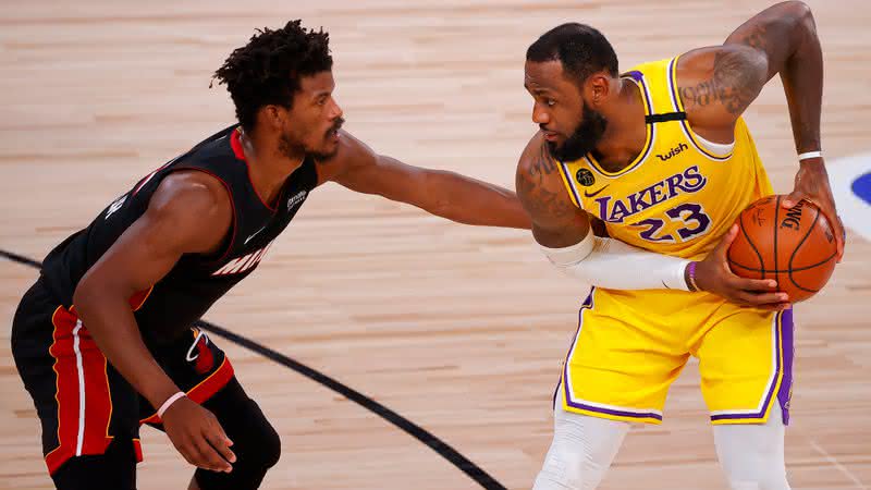 Jimmy Butler diz que Heat precisará de ‘confiança alta’ para vencer os Lakers no jogo 5 das Finais da NBA - GettyImages