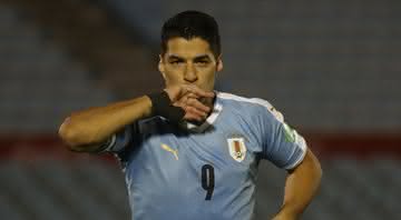 Luis Suárez marca o primeiro gol do Uruguai - GettyImages