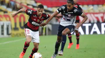 Michael atuando contra o Junior Barranquilla pela Copa Libertadores - Getty Images