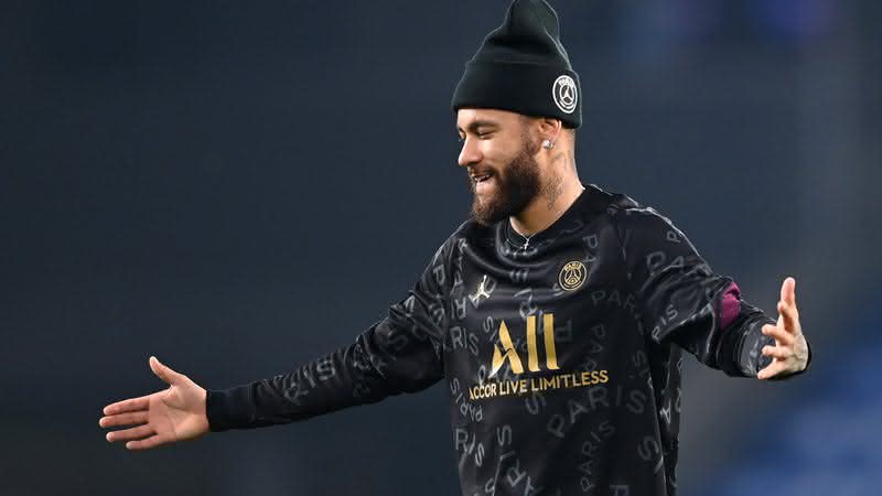 Neymar em jogo contra o Istanbul Basaksehir pela Liga dos Campeões - Getty Images