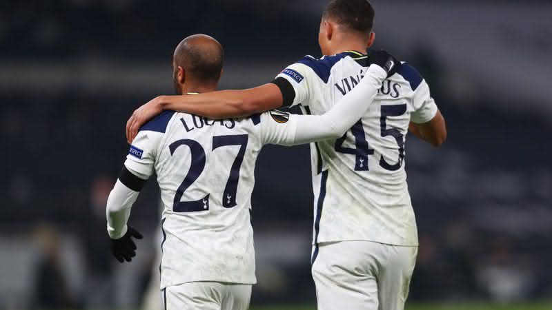 Lucas Moura e Carlos Vinícius brilharam na partida do Tottenham - Getty Images