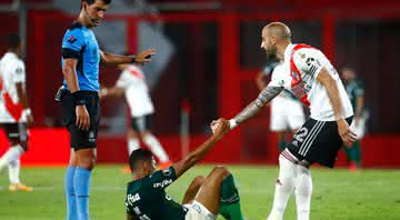 Jogadores de Palmeiras e River Plate em ação - GettyImages