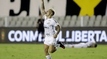 Soteldo comemorando gol contra o Boca Juniors na Libertadores - Getty Images