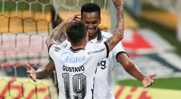 Corinthians domina e goleia o Fluminense na Neo Química Arena - Getty Images