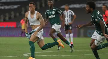 Breno Lopes em ação com a camisa do Palmeiras - GettyImages