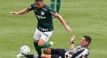 Willian em campo com a camisa do Palmeiras - Getty Images