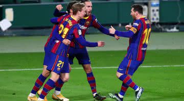 Messi sai do banco e comanda virada do Barcelona sobra o Betis - GettyImages