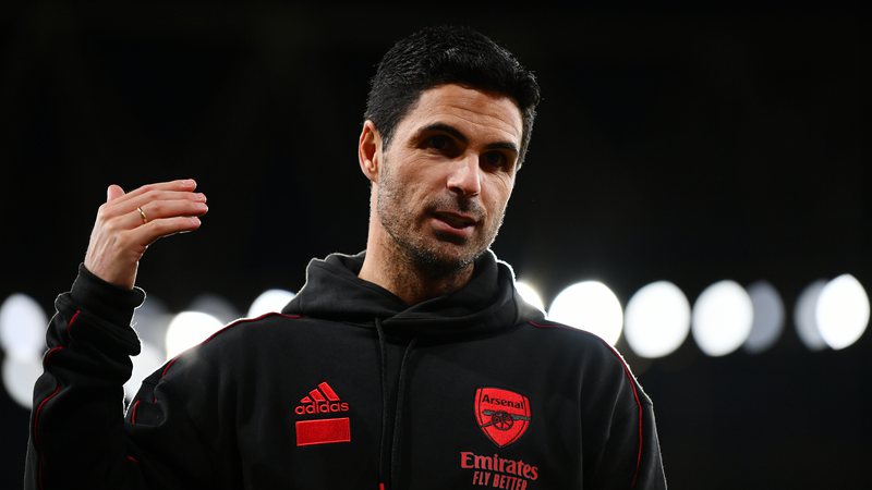Mikel arteta no jogo do Arsenal contra o Tottenham - Getty Images