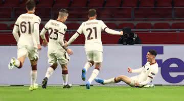 Ibañez comemorando gol da virada da Roma - Getty Images