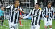 Vidal e Isla jogaram juntos na Juventus - GettyImages