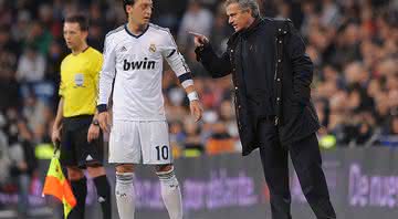 Özil e Mourinho em ação pelo Real Madrid - GettyImages