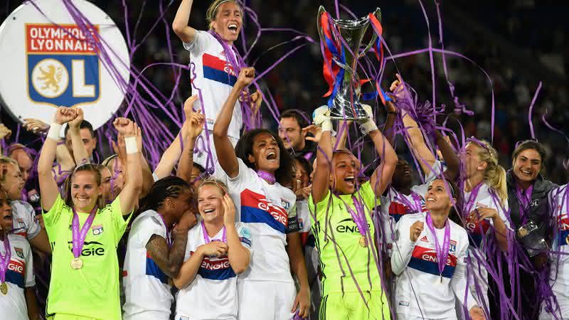Mundial de Clubes feminino com 12 times entra na pauta em novo calendário -  23/12/2021 - UOL Esporte