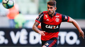Felipe Vizeu comemorando gol com a camisa do Flamengo - GettyImages