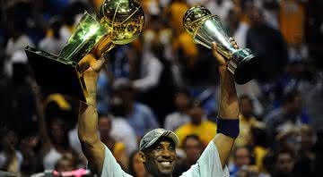 Fãs reúnem mais de 400 mil assinaturas para Kobe Bryant virar logo da NBA - GettyImages