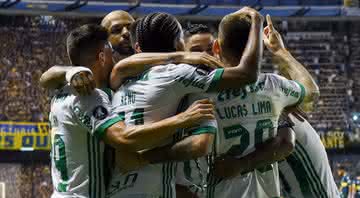 Jogadores do Palmeiras comemorando gol - GettyImages