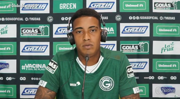 Alef Manga se apresentou ao Goiás e revela dica de craque do Flamengo - Transmissão Globo Esporte