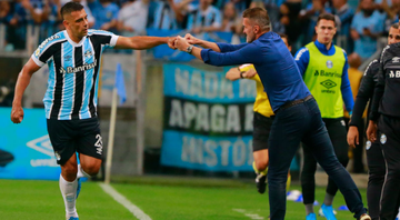 Diego Souza teve renovação criticada por torcedores e presidente do Grêmio justificou - GettyImages