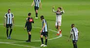 Alguns atletas do Grêmio foram flagrados durante confraternização - GettyImages