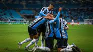 Jogadores do Grêmio comemorando o gol em campo - Lucas Uebel/Grêmio FBPA/Flickr
