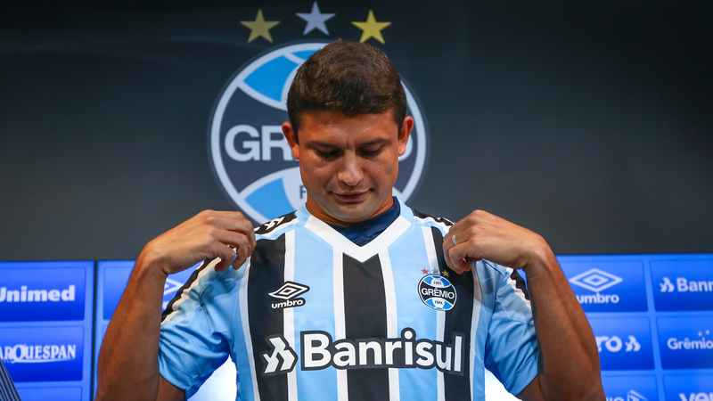 Elkeson abre o jogo sobre chegada ao Grêmio e oferta de rival do Botafogo - Lucas Uebel / Grêmio