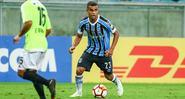 Alisson, jogador do Grêmio em campo pelo clube - GettyImages