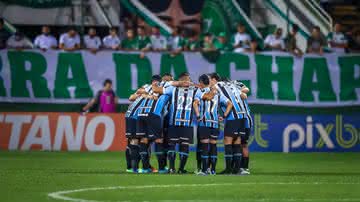 Jogadores do Grêmio reunidos em campo antes da partida contra a Chapecoense - Lucas Uebel/Grêmio FBPA/Flickr