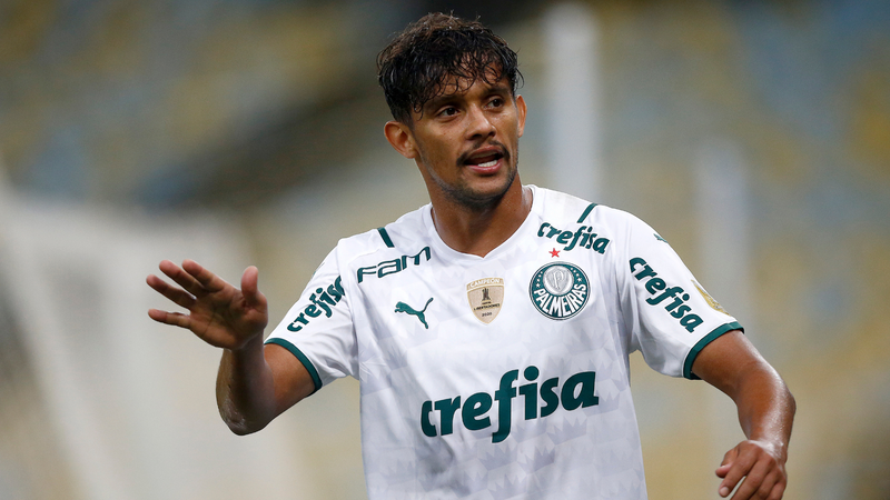 Gustavo Scarpa comenta sobre futuro no Palmeiras - Getty Images
