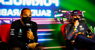 Hamilton e Verstappen durante entrevista para a Fórmula 1 - GettyImages