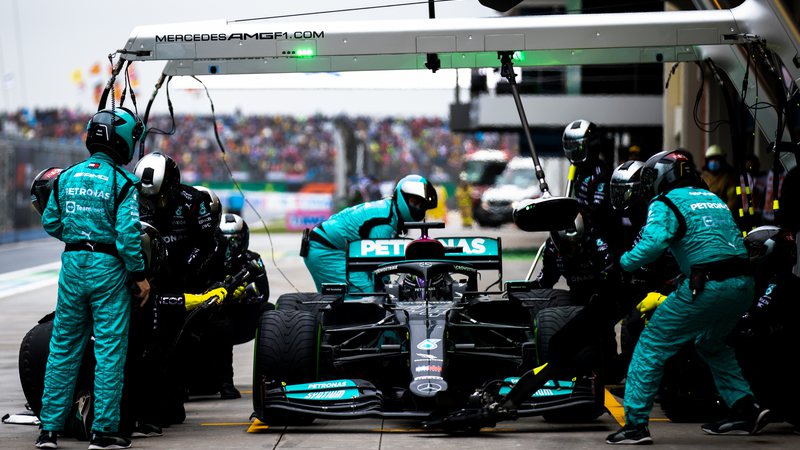 Mercedes e Hamilton não se entendem e perdem pontos importantes para o campeonato - Getty Images
