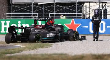 Hamilton fala sobre acidente no GP da Itália e diz que Halo ‘salvou seu pescoço’ - GettyImages
