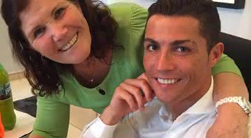Cristiano Ronaldo parabeniza a mãe pelo aniversário - Instagram