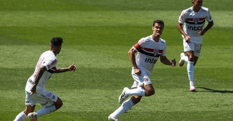 Hernanes busca novo time após deixar o São Paulo - Getty Images