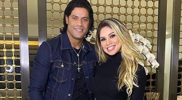 Hulk Paraíba posa com noiva, Camila Ângelo, e levanta suspeitas de gravidez - Instagram