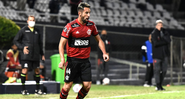 Isla, jogador do Flamengo na partida contra o Grêmio - GettyImages