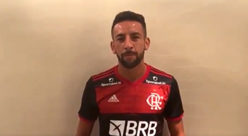 Isla é convocado para disputar as Eliminatórias e desfalca o Flamengo - Transmissão Twitter Flamengo