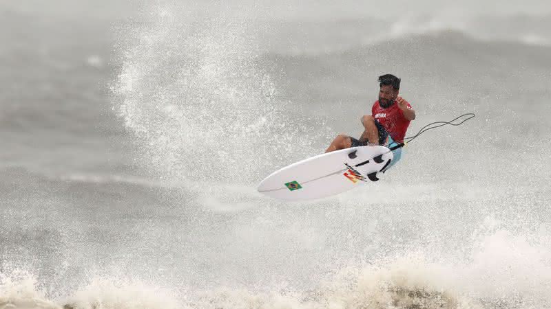 No Mundial de Surfe, Ítalo Ferreira está classificado às quartas de final - GettyImages