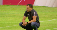 Jair Ventura, ex-treinador do Sport em campo - Transmissão TV Globo