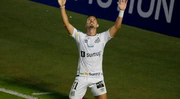 Santos: Time da MLS inicia negociações por Jean Mota - GettyImages