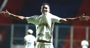 Ângelo, jogador do Santos comemorando gol pela Libertadores - GettyImages