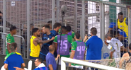 Jogadores de Cruzeiro e CSA no momento da confusão entre as equipes - Transmissão SporTV