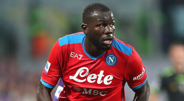 Kalidou Koulibaly, jogador do Napoli em campo - GettyImages