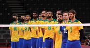 Jogadores de vôlei brasileiros falam após derrota para a Argentina - Getty Images