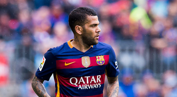 Daniel Alves deixou claro que voltaria ao Barcelona no futuro - GettyImages